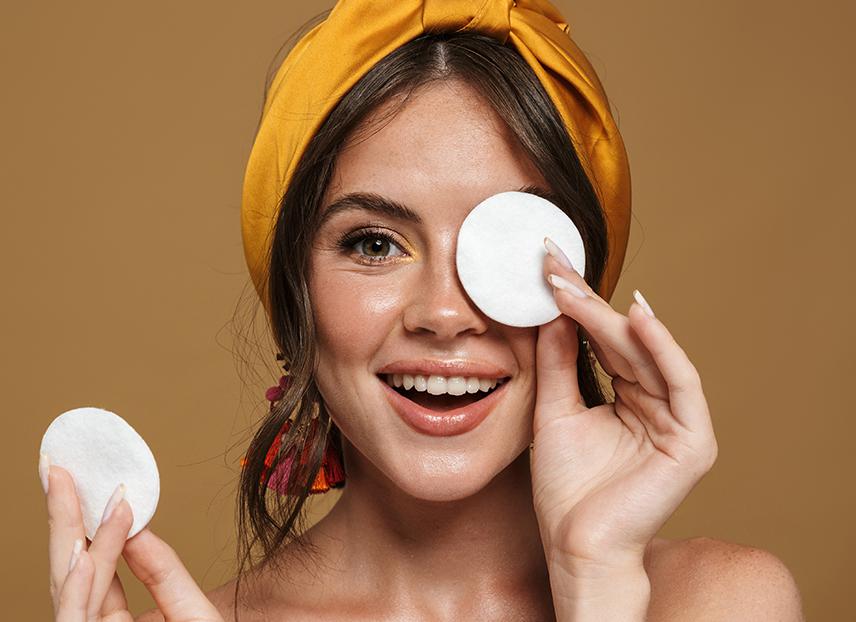 façons de démaquiller les sourcils